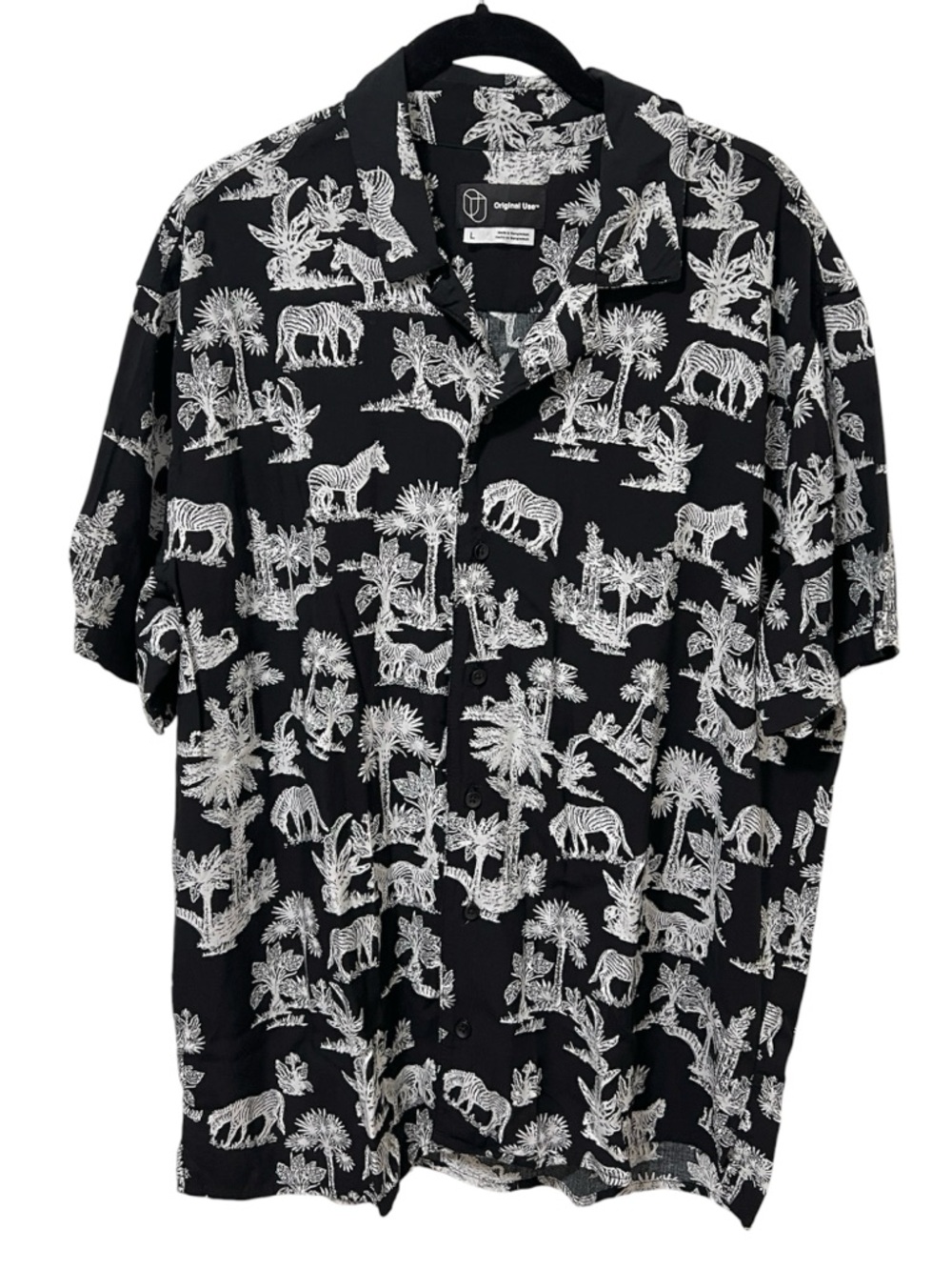 Target Original Use Jungle Animal Print Button-Up Shirt L Black and White